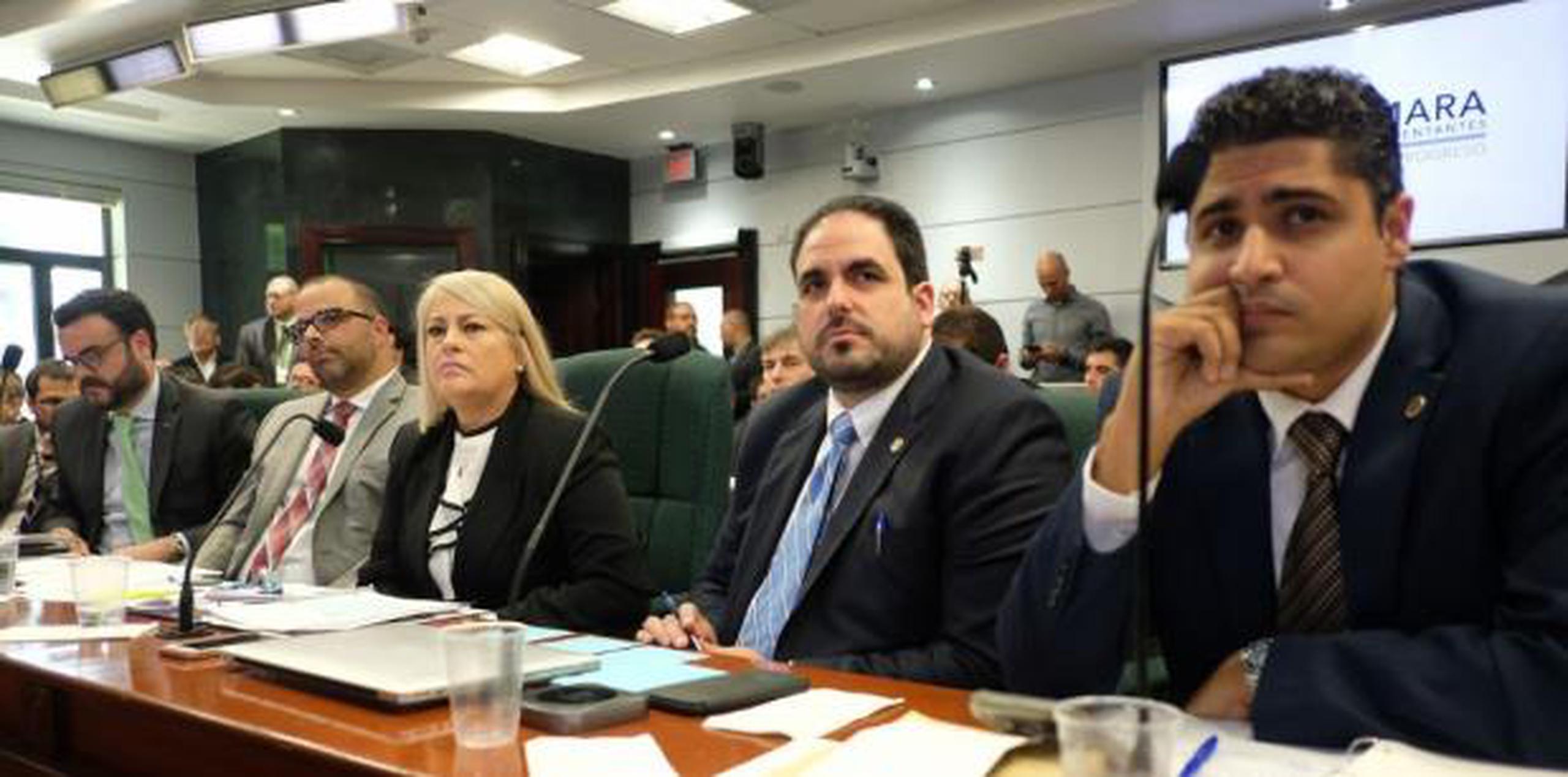 En la vista de la Cámara, Rodríguez Aguiló cuestionó al Secretario del Trabajo en torno a cómo queda la permanencia de los nuevos empleados si deroga el estatuto. (xavier.araujo@gfrmedia.com)