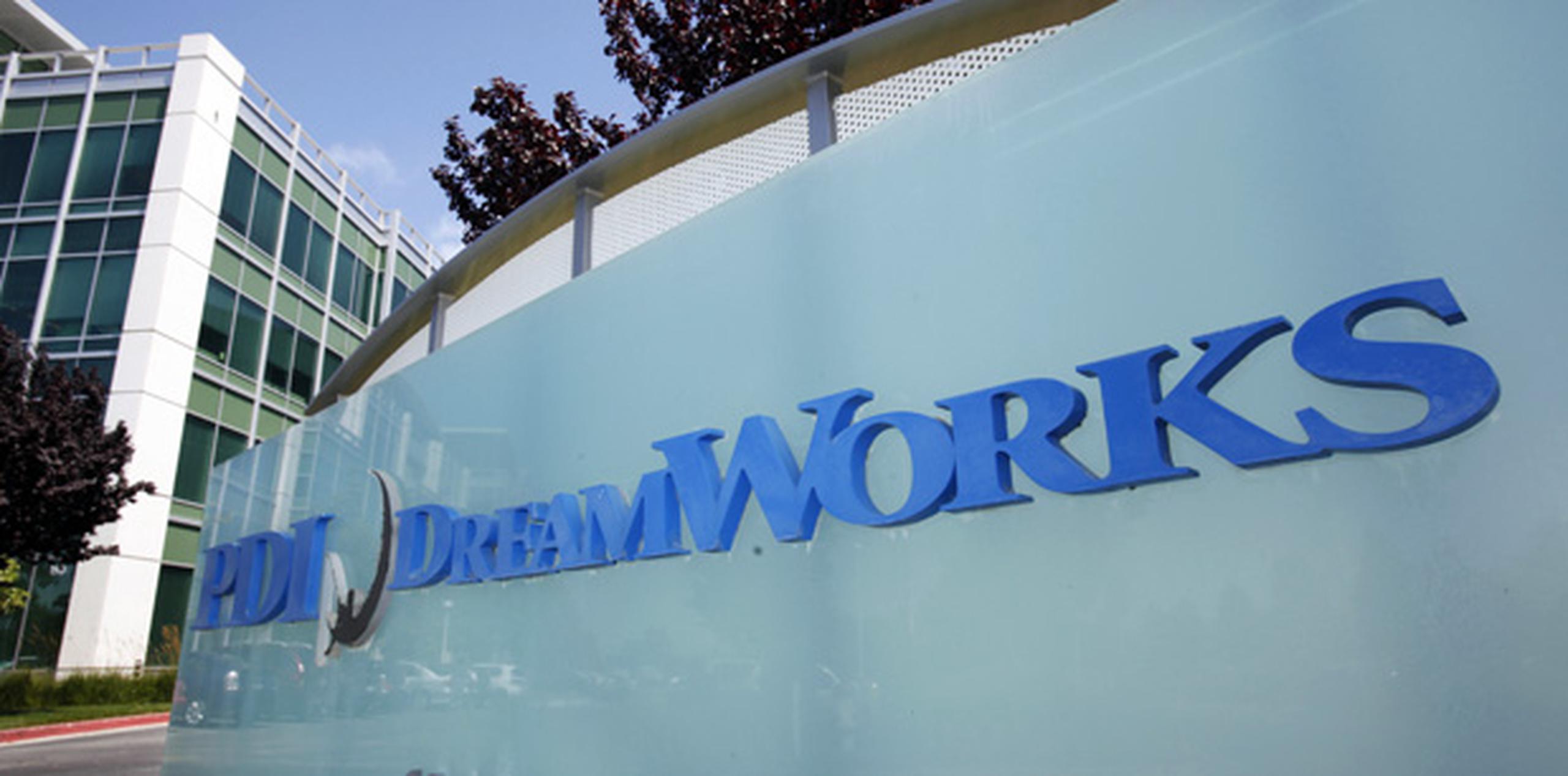 Para Dreamworks, la transacción forma parte de una importante iniciativa para ampliar su producción de televisión y la distribución a todo el mundo.