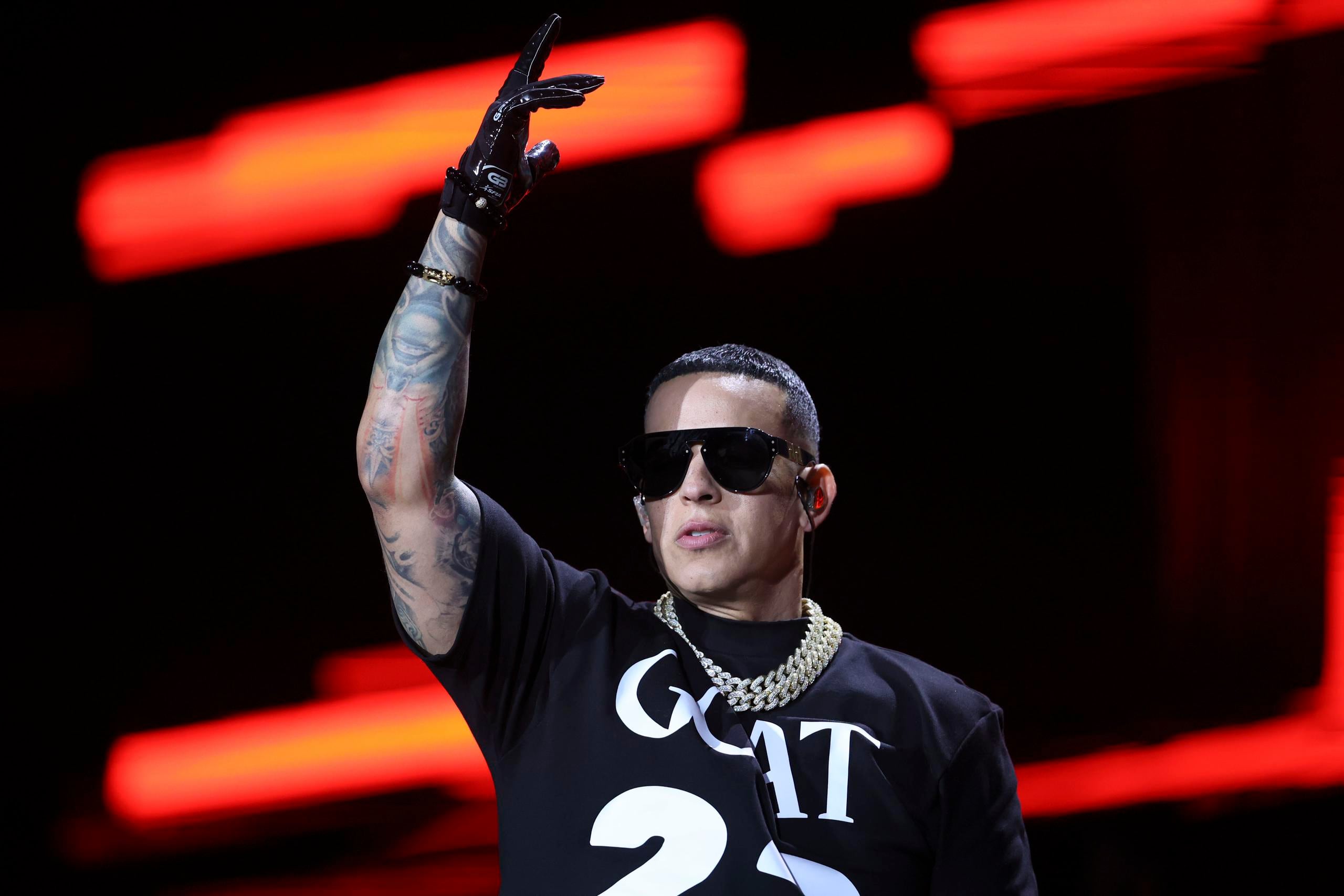 Daddy Yankee comunicó en marzo de 2022 su decisión de retirarse de la música y tenía previsto realizar en estas fechas sus tres últimos conciertos en Puerto Rico, pero han sido pospuestos.