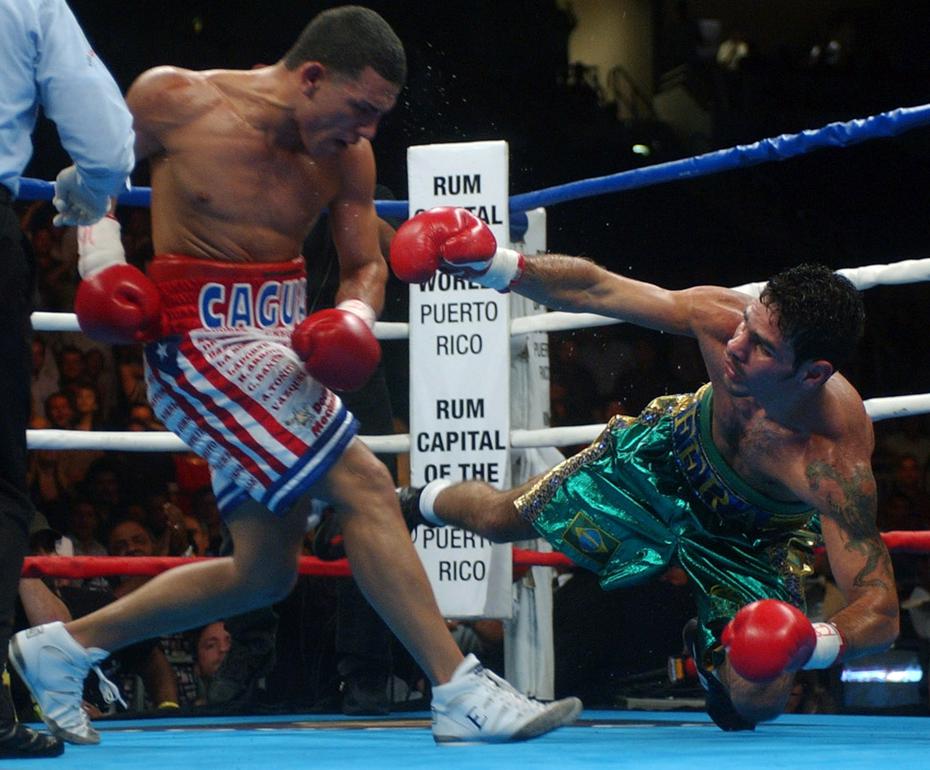 Miguel Cotto vs. Kelson Pinto (2004)