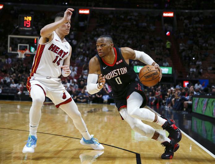 Westbrook  jugó el año pasado con los Rockets tras ser canjeando a finales de 2018 desde el Thunder De Oklahoma City.