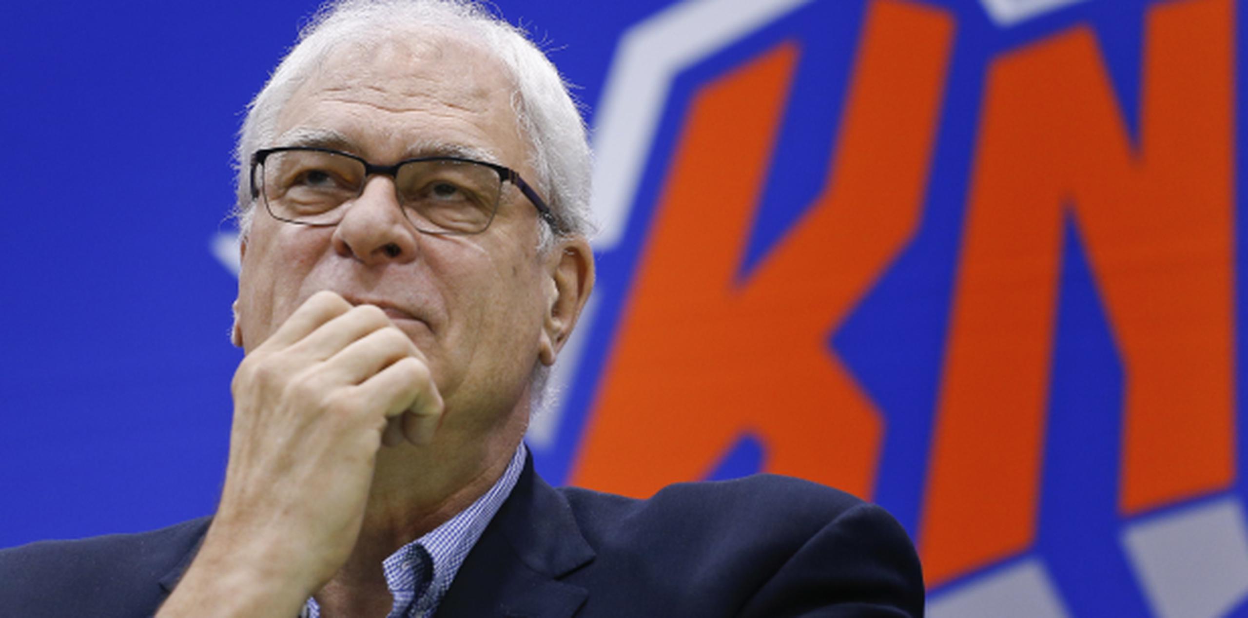 Jackson impuso una marca de la NBA con 11 campeonatos como entrenador, pero como presidente de la organización no pudo llevar a los Knicks a playoffs. (AP)