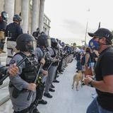 Tirijala a las afueras del Capitolio entre grupos a favor y en contra del gobierno 