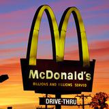 McDonald’s le aumenta el salario a todos sus empleados de restaurante en la Isla