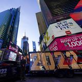 Times Square da los toques finales para su tradicional despedida de año