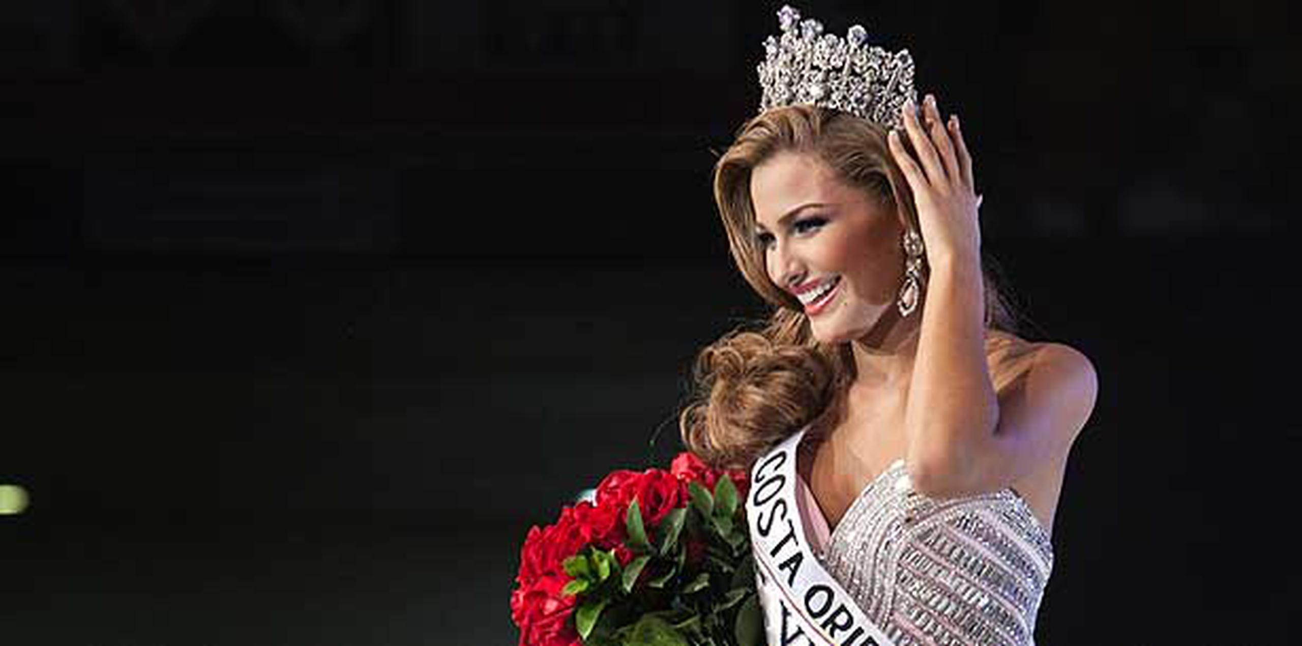 Migbelis Castellanos fue coronada Miss Venezuela. (EFE/Boris Vergara)