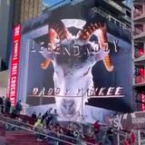 ¿Por qué Daddy Yankee puso una cabra en Times Square?