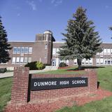 Acusan a 4 jóvenes de planear ataque a secundaria de Pensilvania en el aniversario 25 de Columbine