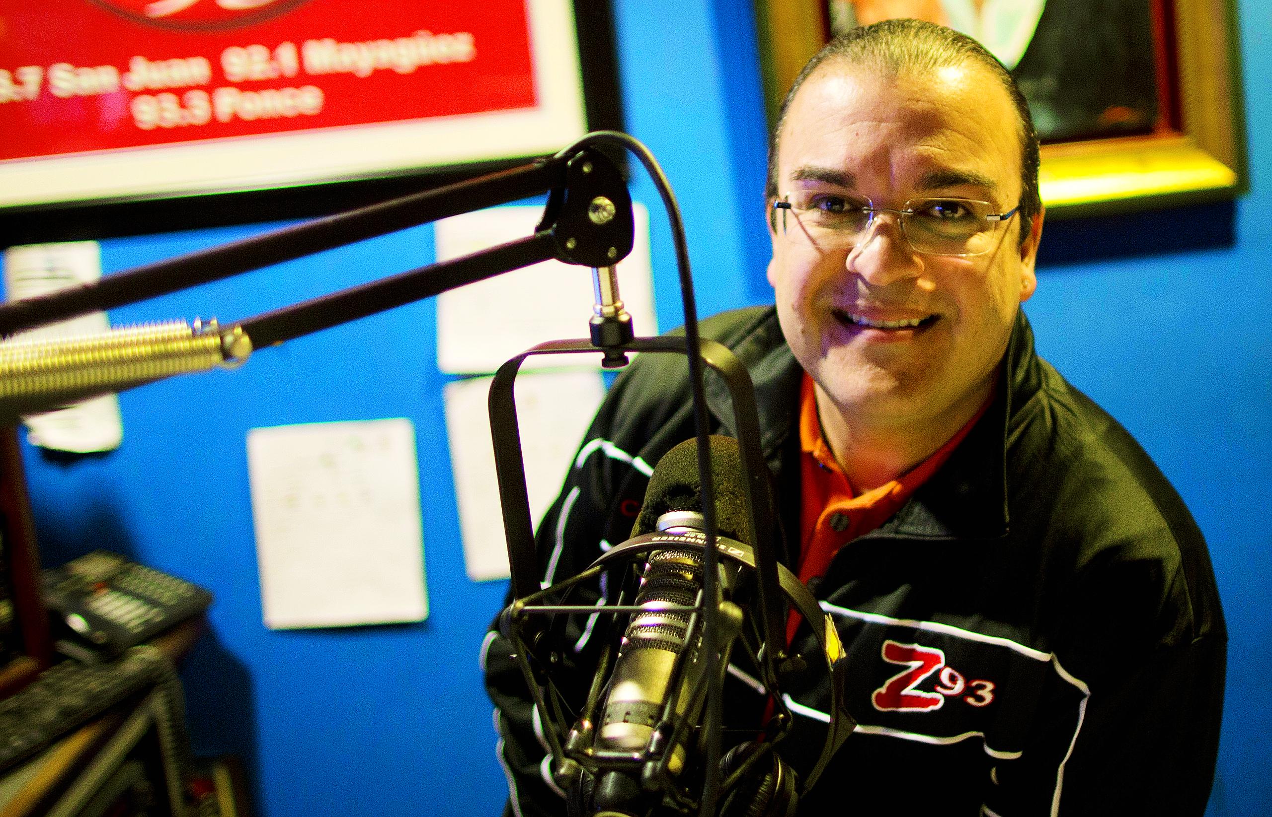Marcos Rodríguez "El Cacique" se ha desempeñado como locutor de la estación por 24 años.
