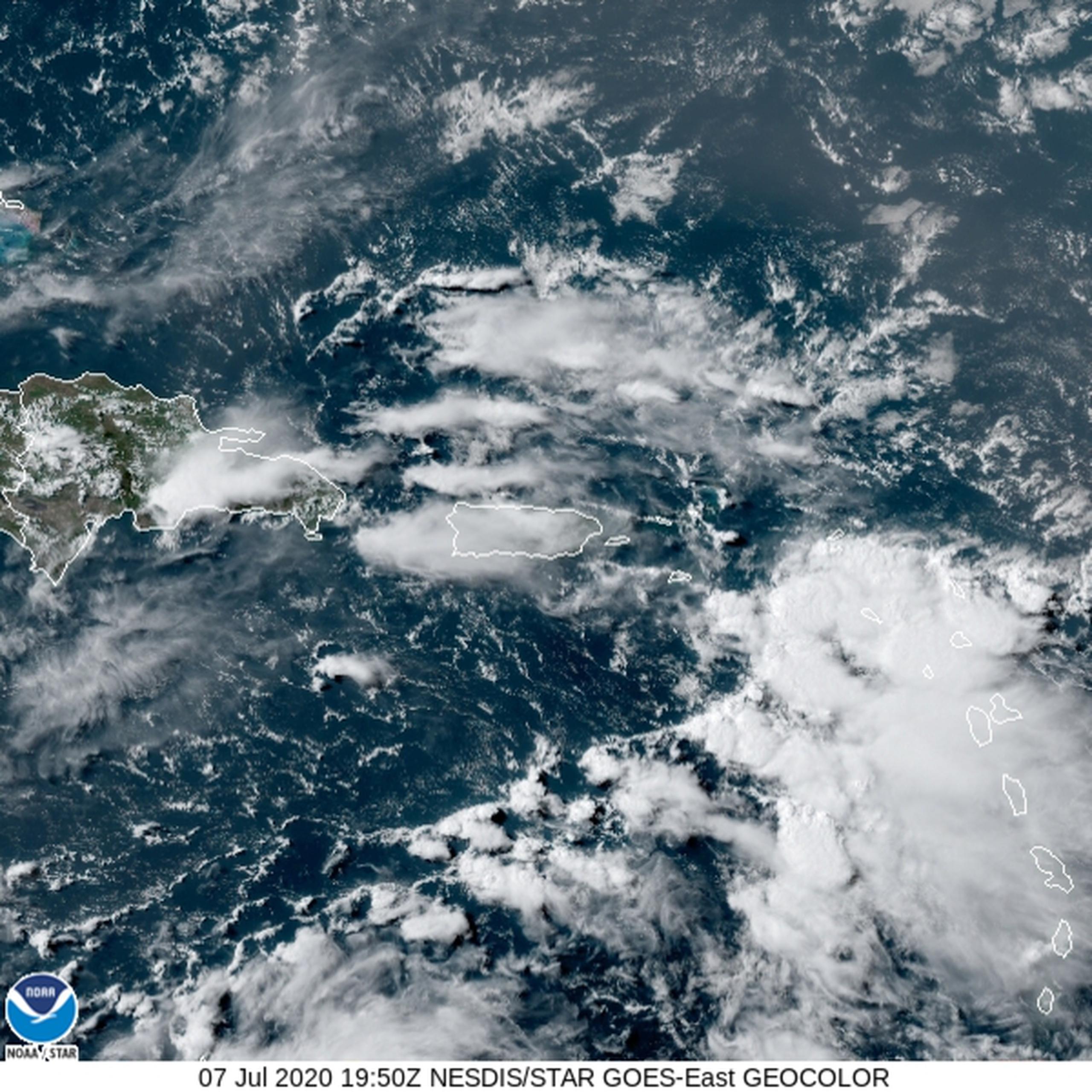 Onda tropical afectará a Puerto Rico esta noche y mañana. NOAA