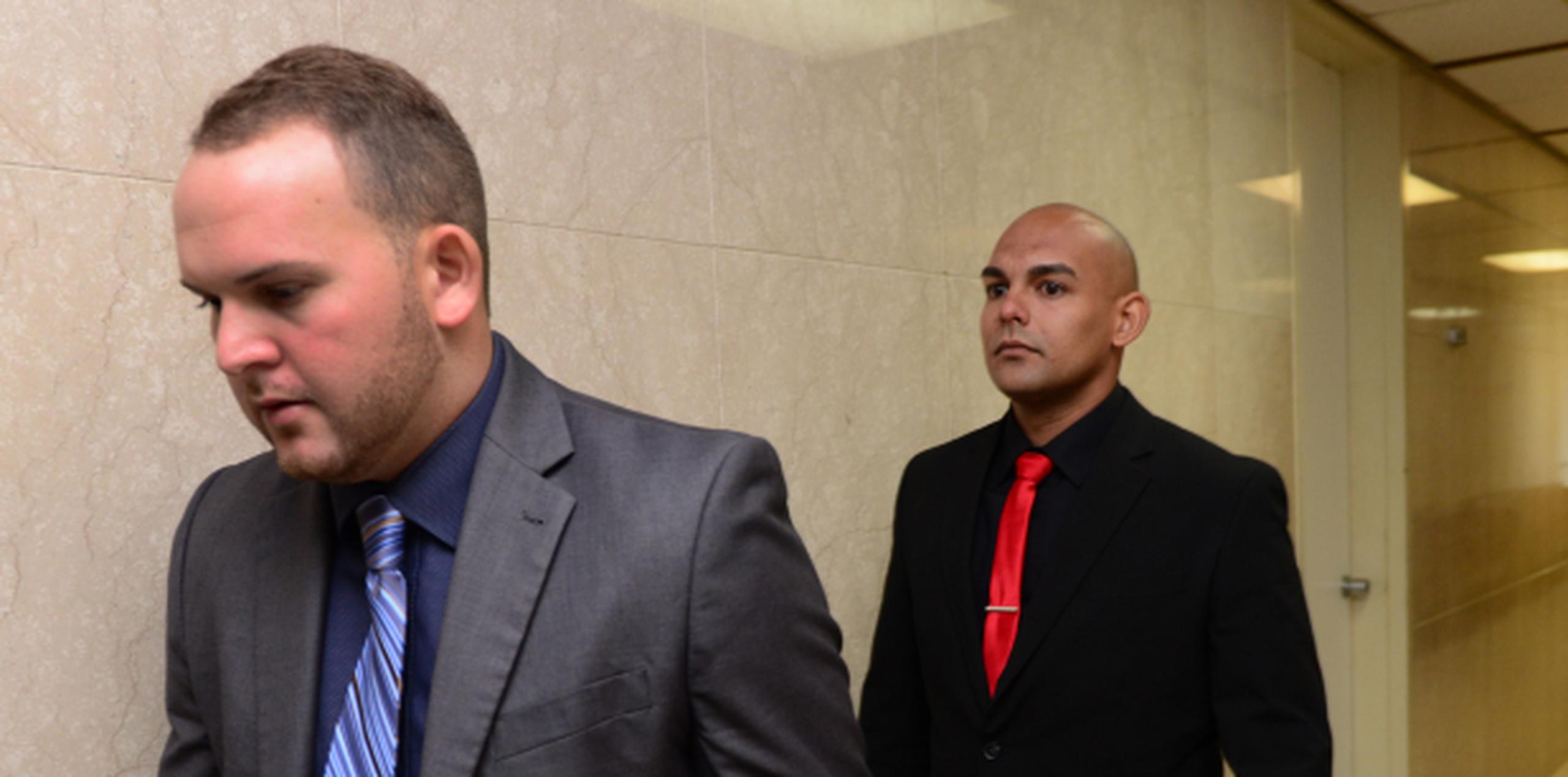 Gabriel Rivera Pagán, izquierda, y Raúl Rivero Ruiz son dos de los tres agentes acusados. (ismael.fernandez@gfrmedia.com)