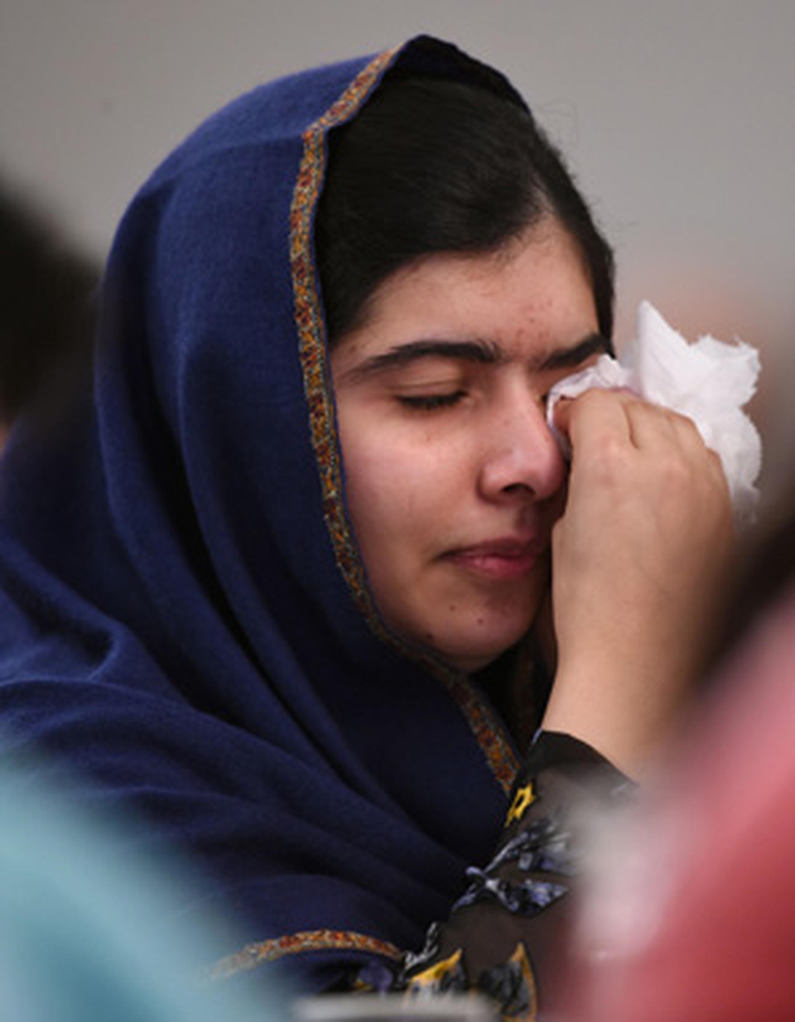 Malala asistió a un evento que sirvió para recordar el primer aniversario del atentado talibán en el colegio de Peshawar (Pakistán) en el que murieron más de 150 personas, entre ellas 132 niños. (AP)