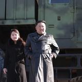 Kim Jong-un inspecciona cabezas nucleares y lanza advertencia a sus vecinos y a EE.UU.